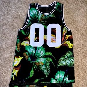 NEW On the Byas Large Tank Top. Never worn.
